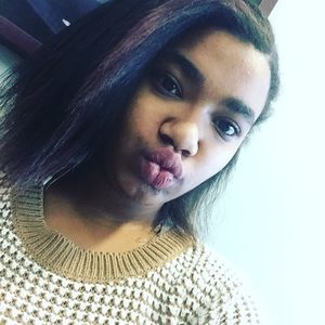 Meet your Posher, Izabella